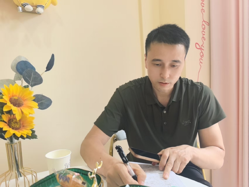 笑看一切的第二张照片--常德蓝颜知己交友网